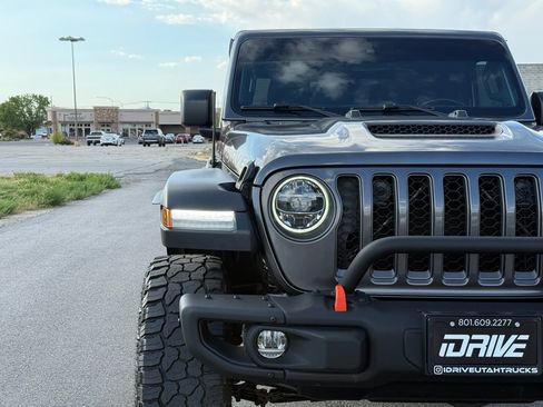 Used 2020 Jeep Gladiator Mojave w/ Dual Top Group AWD/4WD image 6
