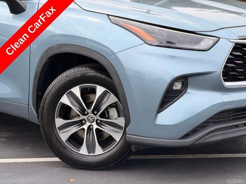 Used 2022 Toyota Highlander XLE FWD image 6