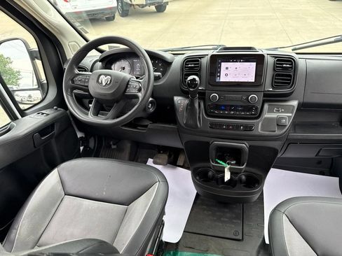 Used 2025 RAM ProMaster 2500 w/ Convenience Group FWD image 9