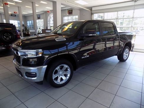 Certified 2025 RAM 1500 Big Horn AWD/4WD image 4