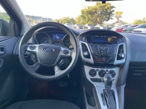 Used 2013 Ford Focus SE FWD image 12