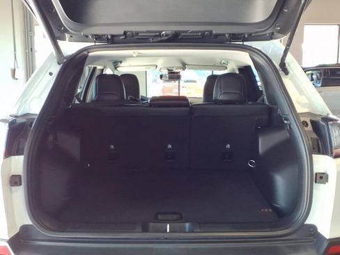 Used 2023 Jeep Cherokee Trailhawk w/ Trailer Tow Group AWD/4WD image 23