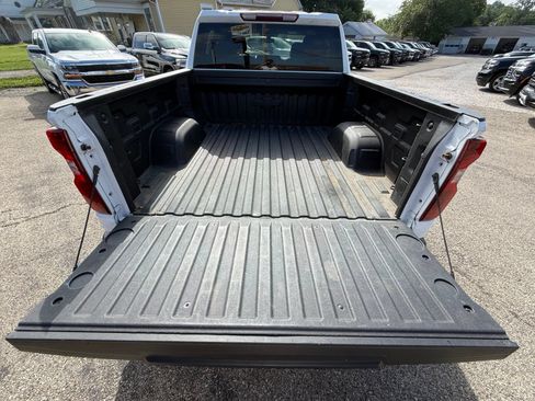 Used 2022 Chevrolet Silverado 1500 LT AWD/4WD image 20