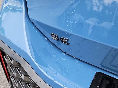 New 2025 Volkswagen Tiguan SE R-Line image 5