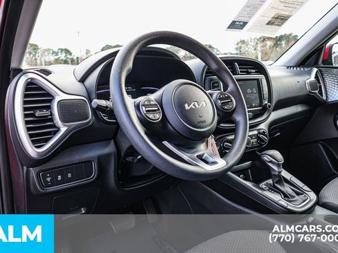 Used 2025 Kia Soul LX w/ LX Technology Package FWD image 28