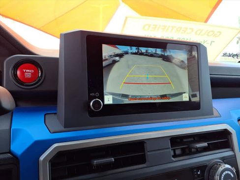 Certified 2025 Toyota Tacoma TRD Off-Road image 13