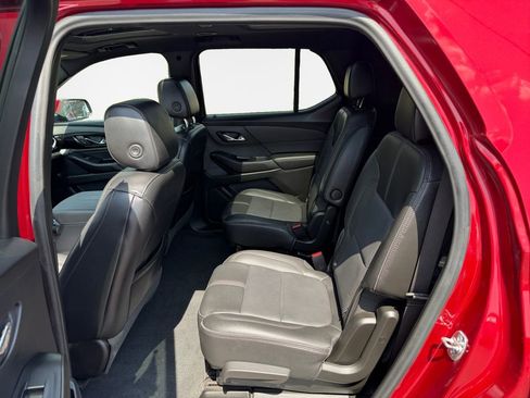 Used 2023 Chevrolet Traverse RS AWD/4WD image 24