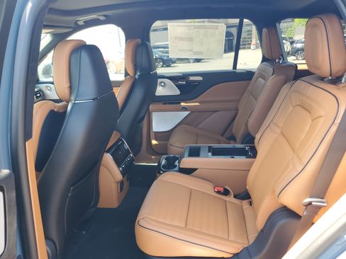 New 2026 Lincoln Aviator Black Label w/ Dynamic Handling Package AWD/4WD image 23