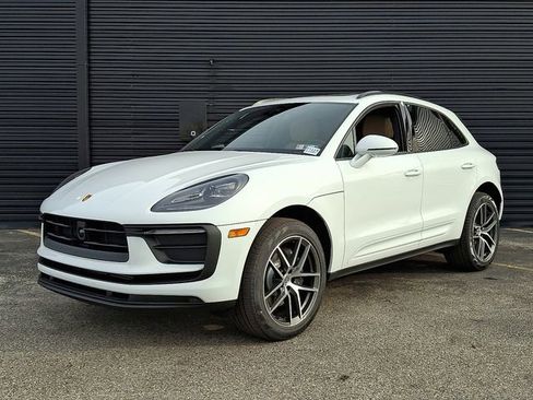 Certified 2026 Porsche Macan AWD/4WD image 1