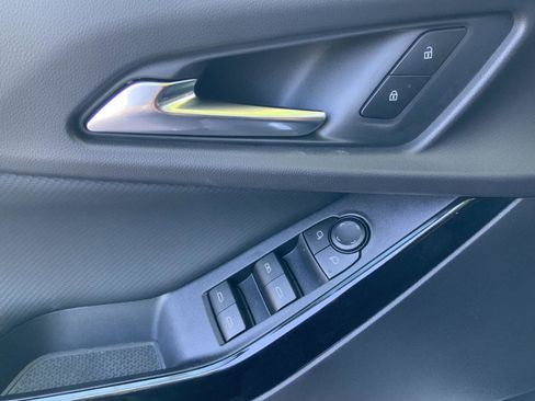 New 2026 Chevrolet Equinox LT w/ Convenience Package II image 25