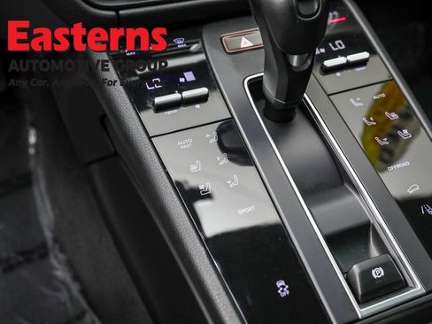 Used 2023 Porsche Macan T image 34