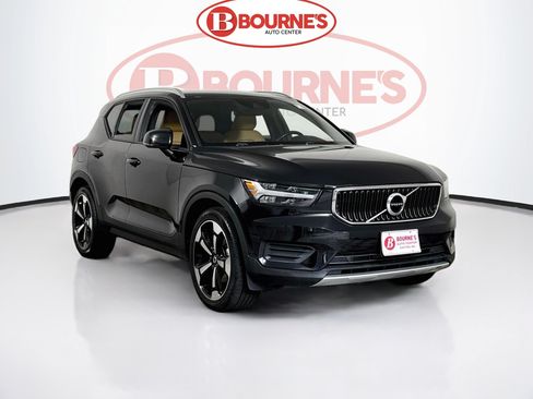 Used 2019 Volvo XC40 T5 Momentum AWD/4WD image 1