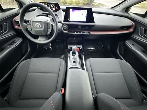 Used 2026 Toyota Prius Plug-In Hybrid image 19