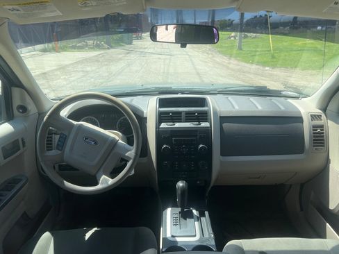 Used 2011 Ford Escape XLS w/ 101A Rapid Spec Order Code image 9