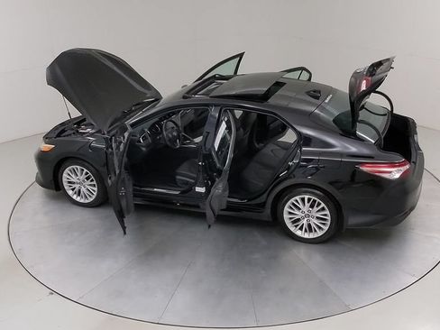 Used 2018 Toyota Camry XLE FWD image 53