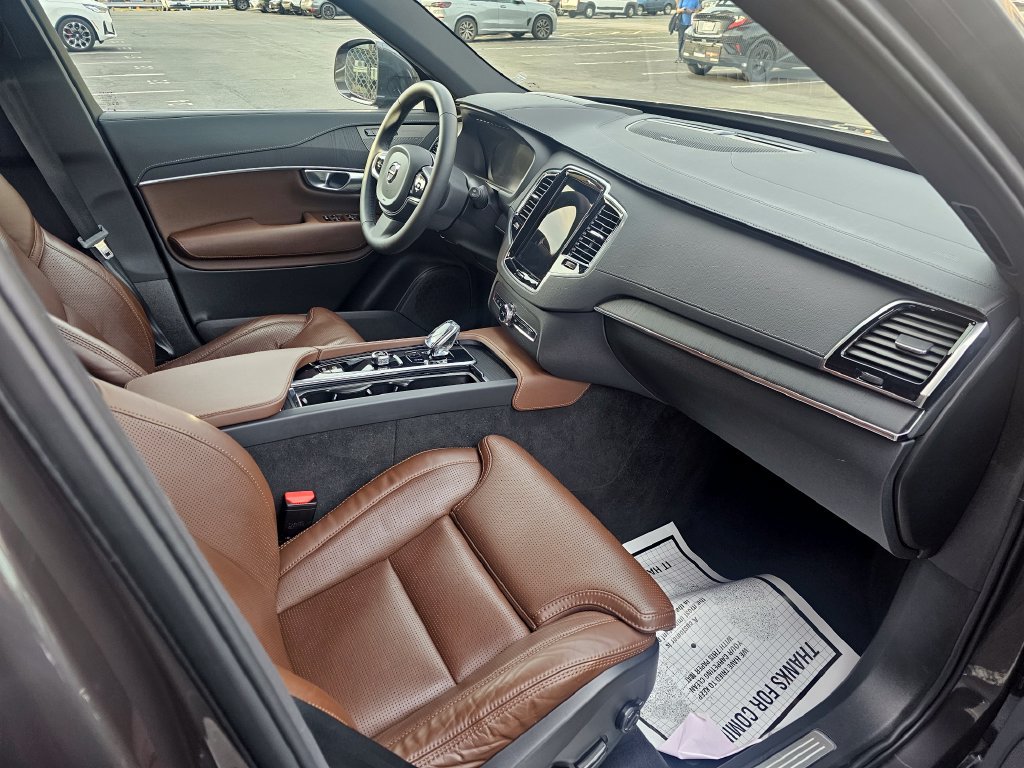 Certified 2024 Volvo XC90 B6 Ultimate AWD/4WD image 36