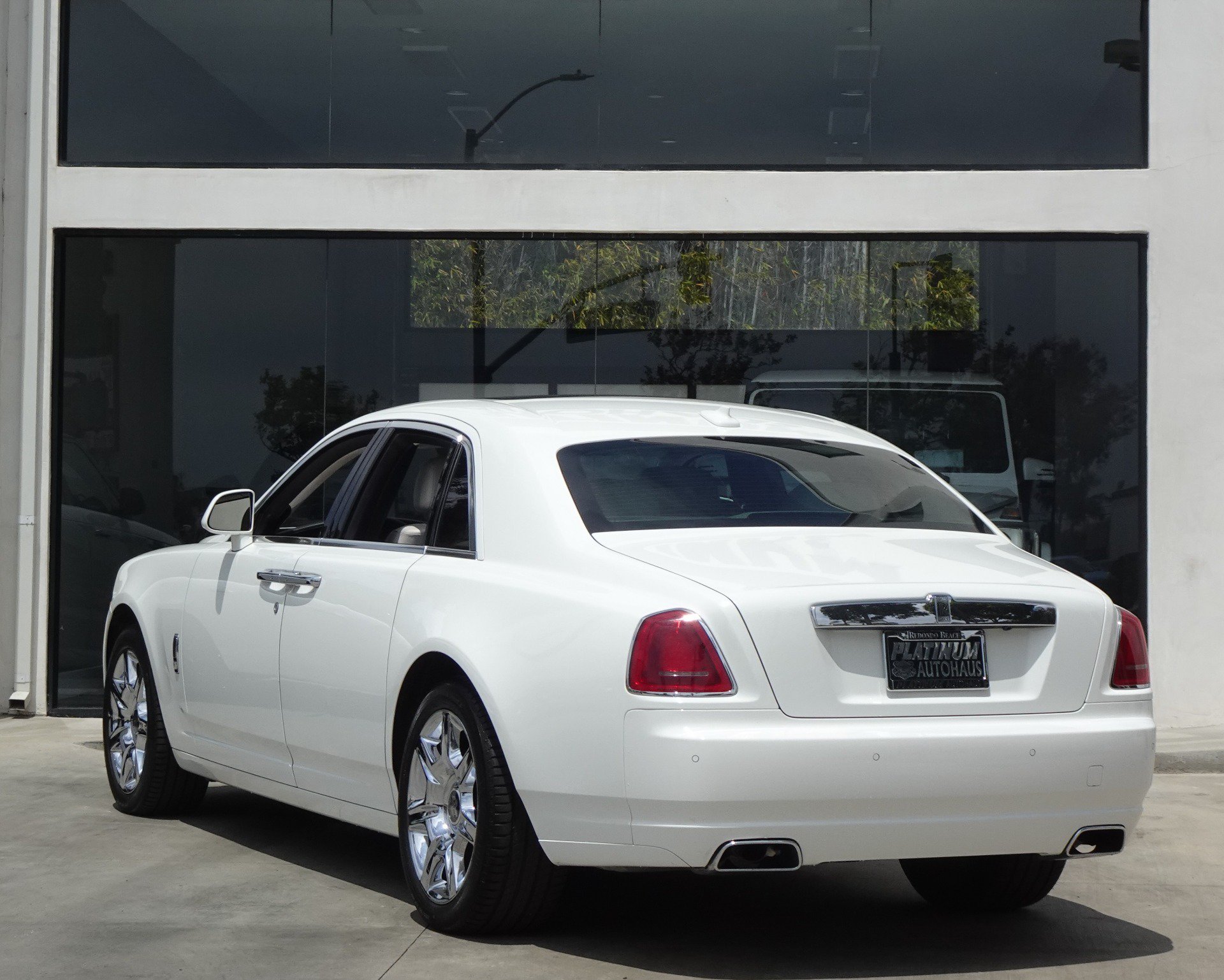 Used 2012 Rolls-Royce Ghost RWD image 4