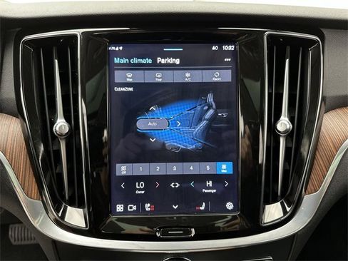 Certified 2023 Volvo V60 B5 Cross Country Plus w/ Climate Package image 19