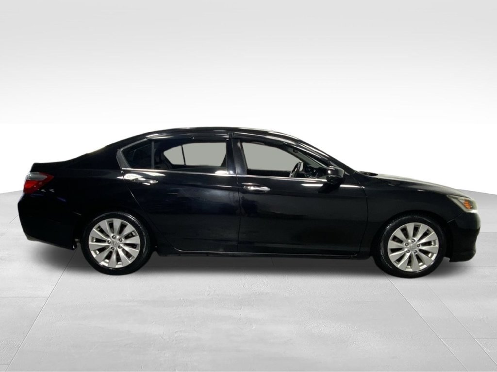 Used 2015 Honda Accord Touring image 9