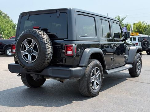 Used 2019 Jeep Wrangler Unlimited Sport w/ Cold Weather Group AWD/4WD image 8