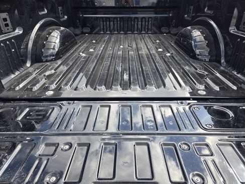 Used 2024 Ford F250 Platinum w/ FX4 Off-Road Package image 30