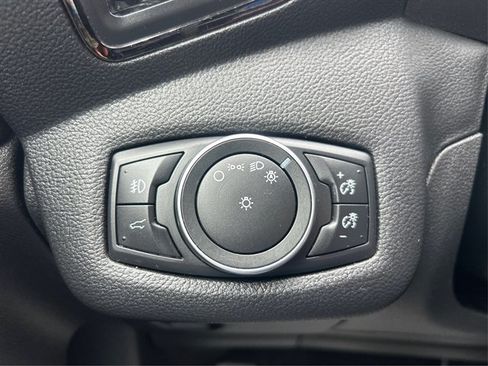 Used 2018 Ford Escape SEL w/ Ford Safe & Smart Package AWD/4WD image 28
