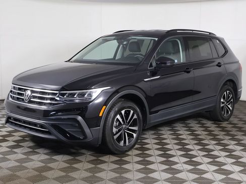 Used 2023 Volkswagen Tiguan S FWD image 7