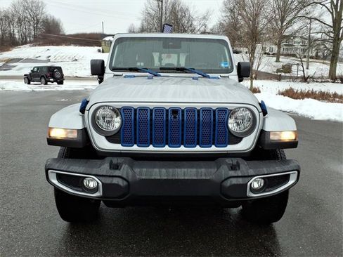 Used 2024 Jeep Gladiator Sport image 9