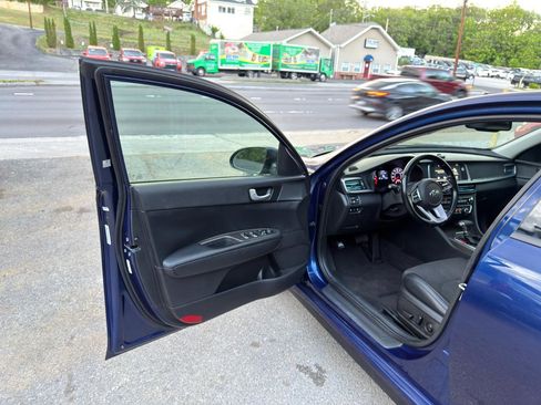 Used 2019 Kia Optima S w/ S Panoramic Sunroof Package FWD image 10
