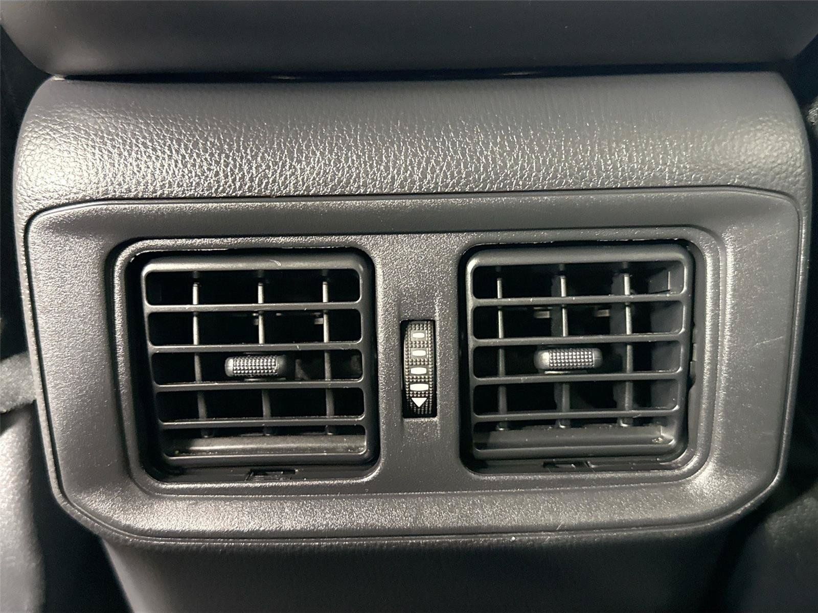 Certified 2025 Toyota RAV4 XLE FWD image 33