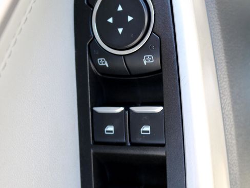 Used 2022 Ford Explorer XLT w/ Equipment Group 202A image 15