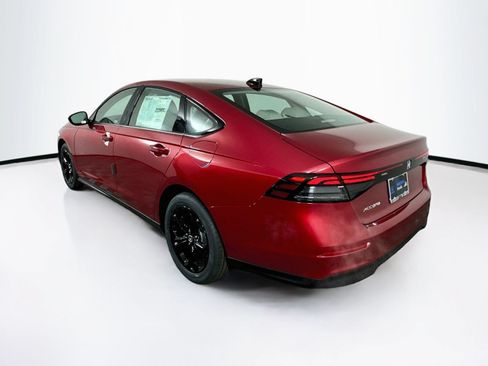 Used 2025 Honda Accord SE image 4
