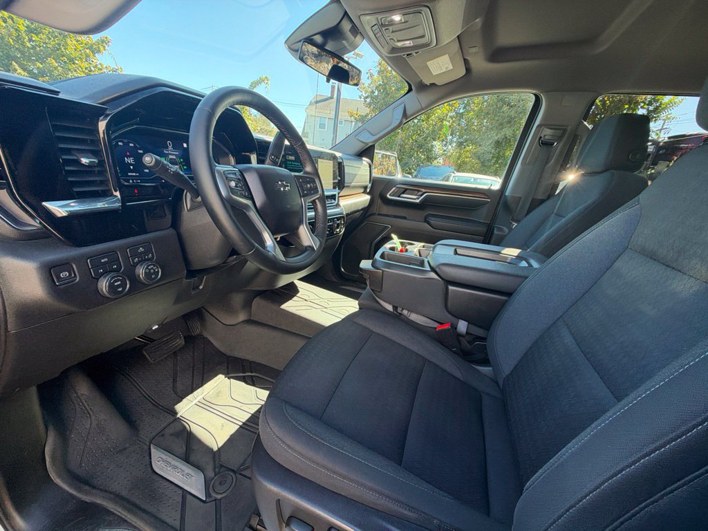 Used 2023 Chevrolet Silverado 1500 RST w/ Redline Edition AWD/4WD image 15