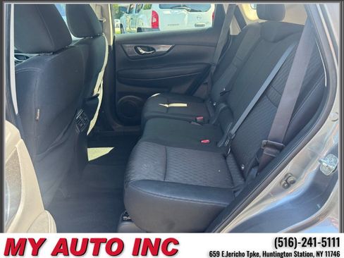 Used 2018 Nissan Rogue SV AWD/4WD image 37
