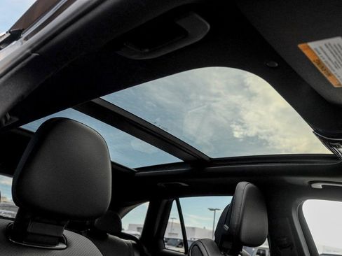 Used 2026 Mercedes-Benz GLC 300 4MATIC image 22