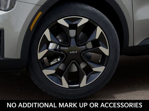 New 2026 Kia Sorento EX FWD image 9