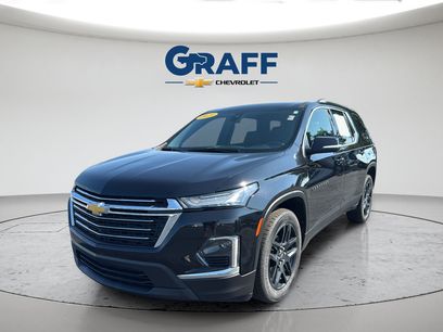 Used 2023 Chevrolet Traverse LT w/ Rear Camera Mirror Package
