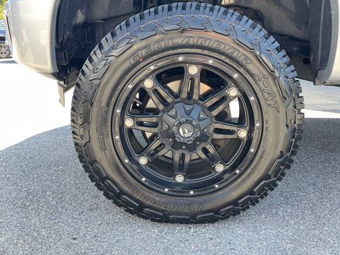 Used 2015 Ford F150 Platinum w/ Equipment Group 701A Luxury AWD/4WD image 16
