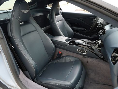 Used 2020 Aston Martin V8 Vantage Coupe RWD image 12
