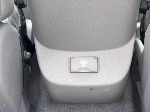 Used 2011 Toyota RAV4 Limited w/ Limited Extra Value Pkg AWD/4WD image 24