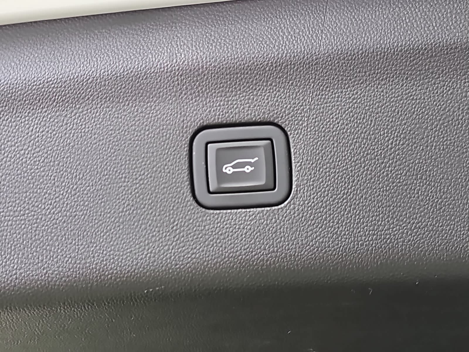 Used 2023 Buick Enclave Premium w/ Experience Buick Package FWD image 12