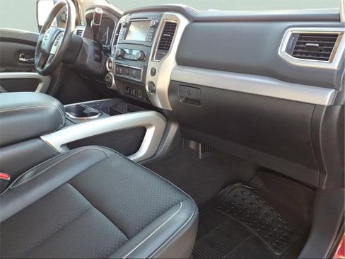 Used 2018 Nissan Titan PRO-4X image 27