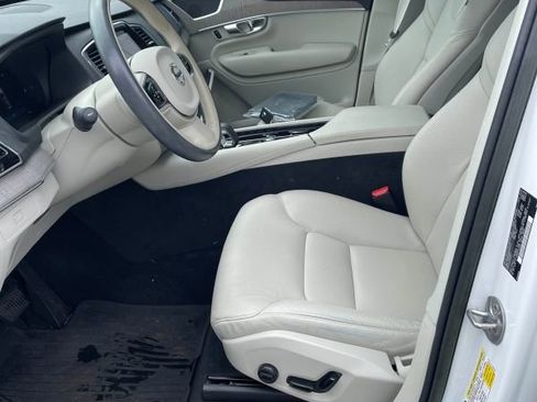 Used 2023 Volvo XC90 B6 Plus w/ Protection Package Premier image 4