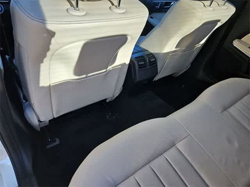 Used 2015 Mercedes-Benz E 350 Sedan image 18