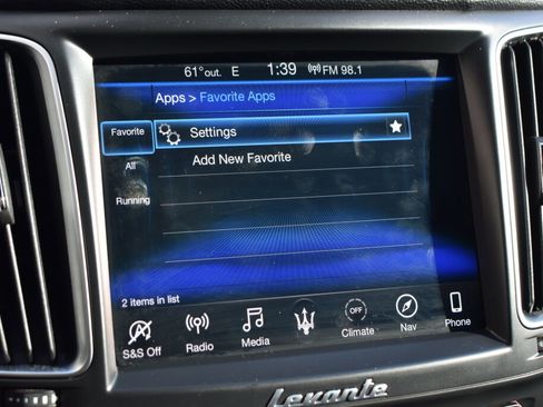 Used 2020 Maserati Levante image 11