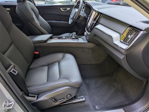 Certified 2025 Volvo XC60 T8 Plus w/ Protection Package Premier image 28
