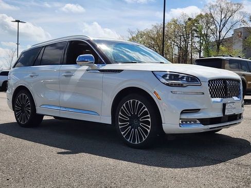 Used 2021 Lincoln Aviator Black Label w/ Class IV Trailer Tow Package image 7