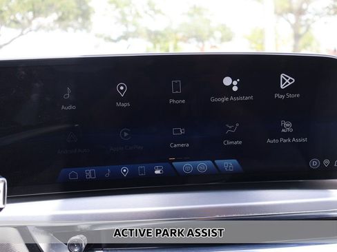 Used 2024 Cadillac Lyriq Sport RWD image 6