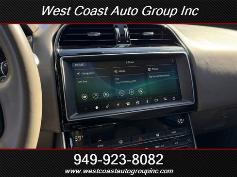 Used 2019 Jaguar XE Premium image 19