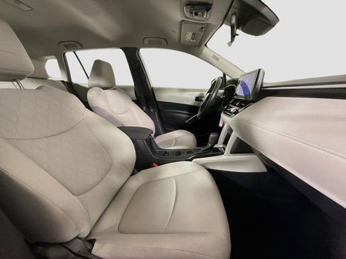 Used 2024 Toyota Corolla Cross L FWD image 28